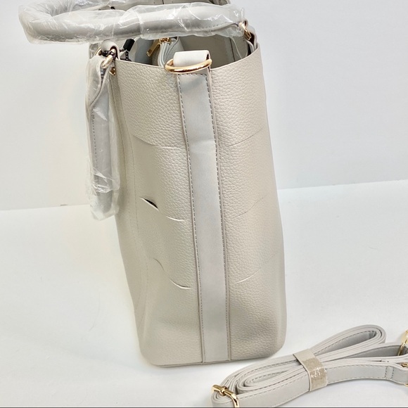 Women’s Grey Faux Leather Bag - Picture 3 of 8